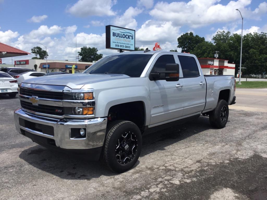 2015 Chevrolet Silverado HD 1LT 4WD Crew Cab Standard Box's photo