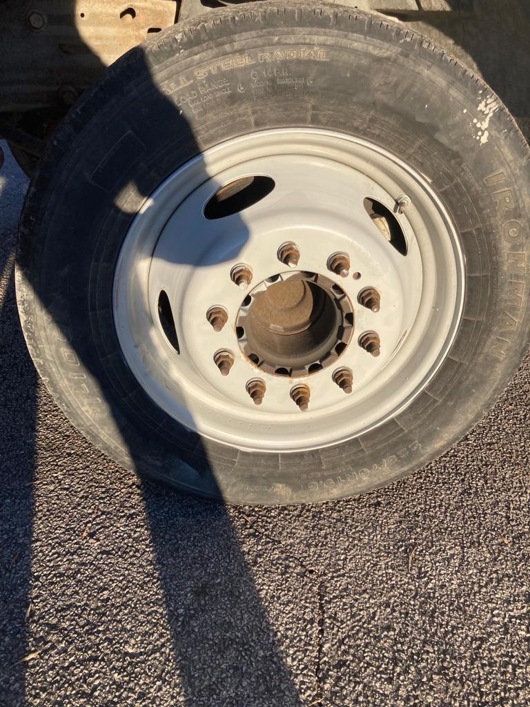 2005 Ford F-450 photo 16