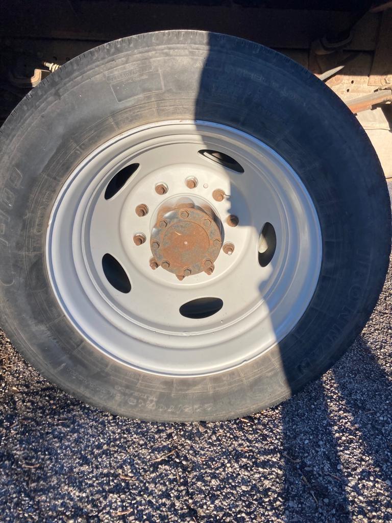 2005 Ford F-450 photo 13