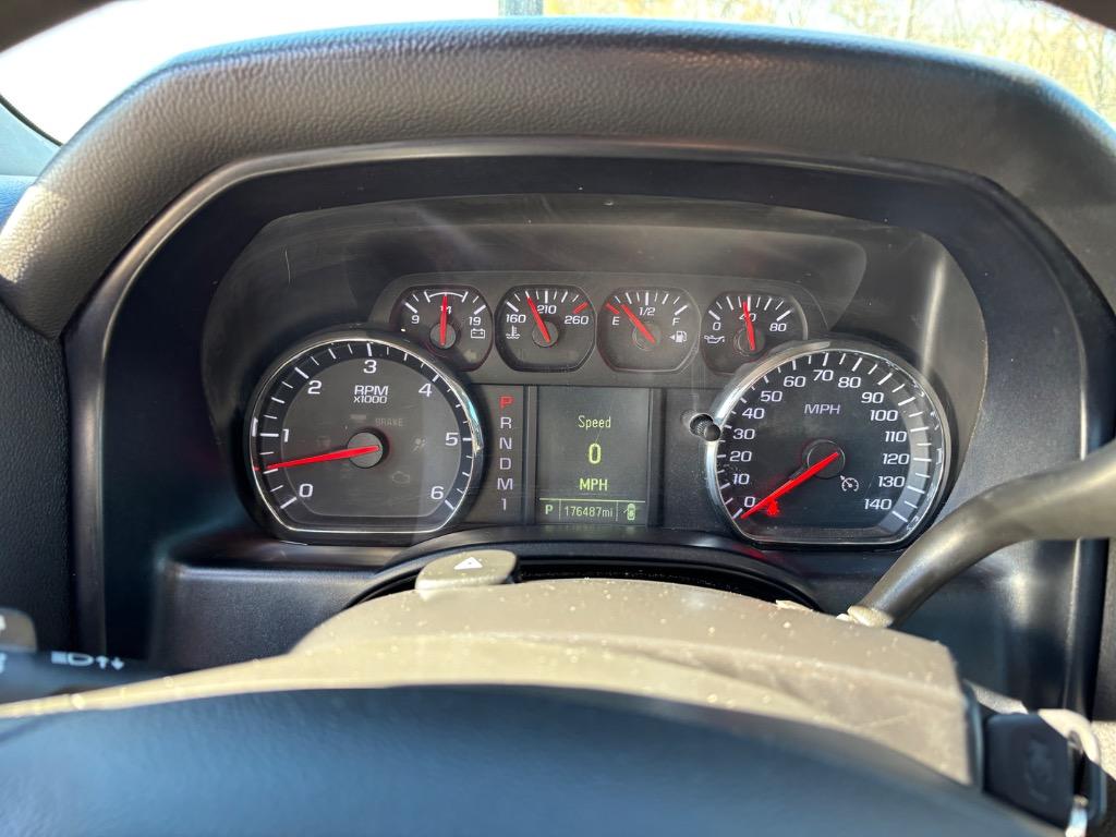2015 Chevrolet Silverado 2500HD photo 17