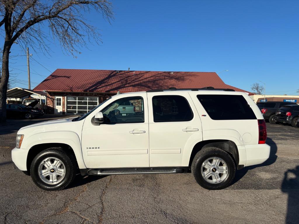 2011 Chevrolet Tahoe LT photo 3