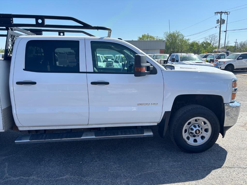 2017 Chevrolet Silverado 3500HD photo 10