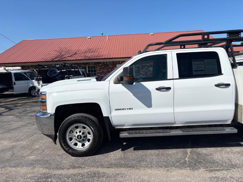 2017 Chevrolet Silverado 3500HD photo 3