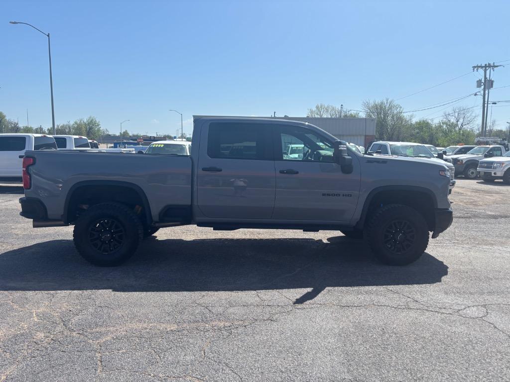 2024 Chevrolet Silverado 2500HD ZR2 photo 9