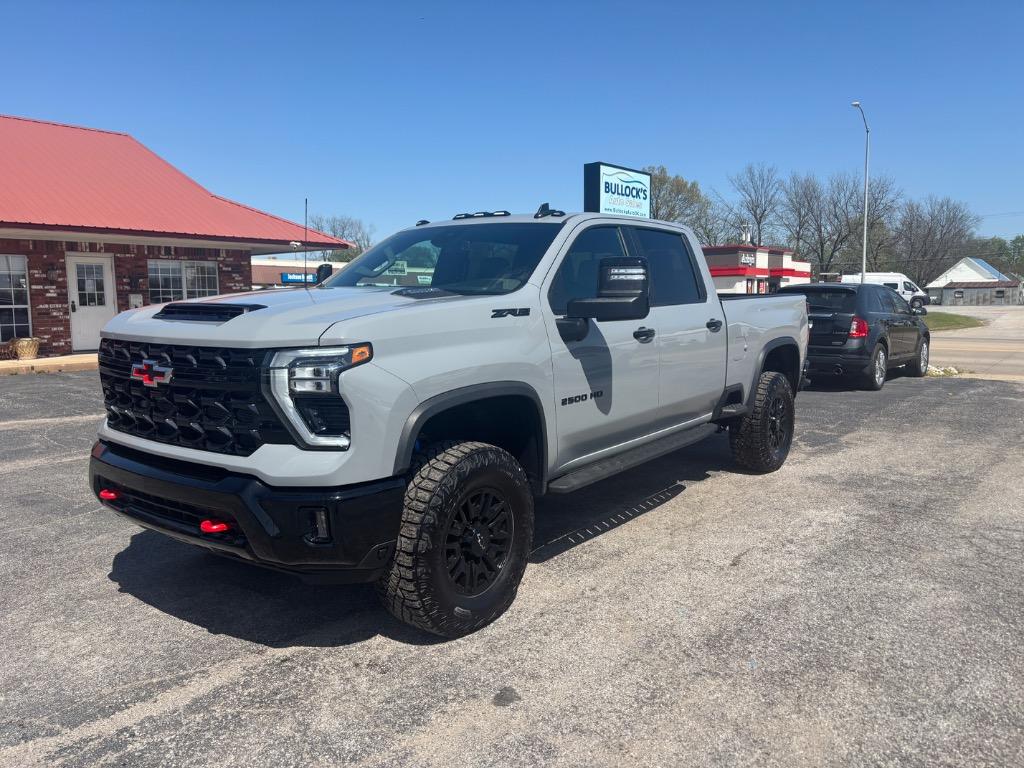 2024 Chevrolet Silverado 2500HD ZR2's photo