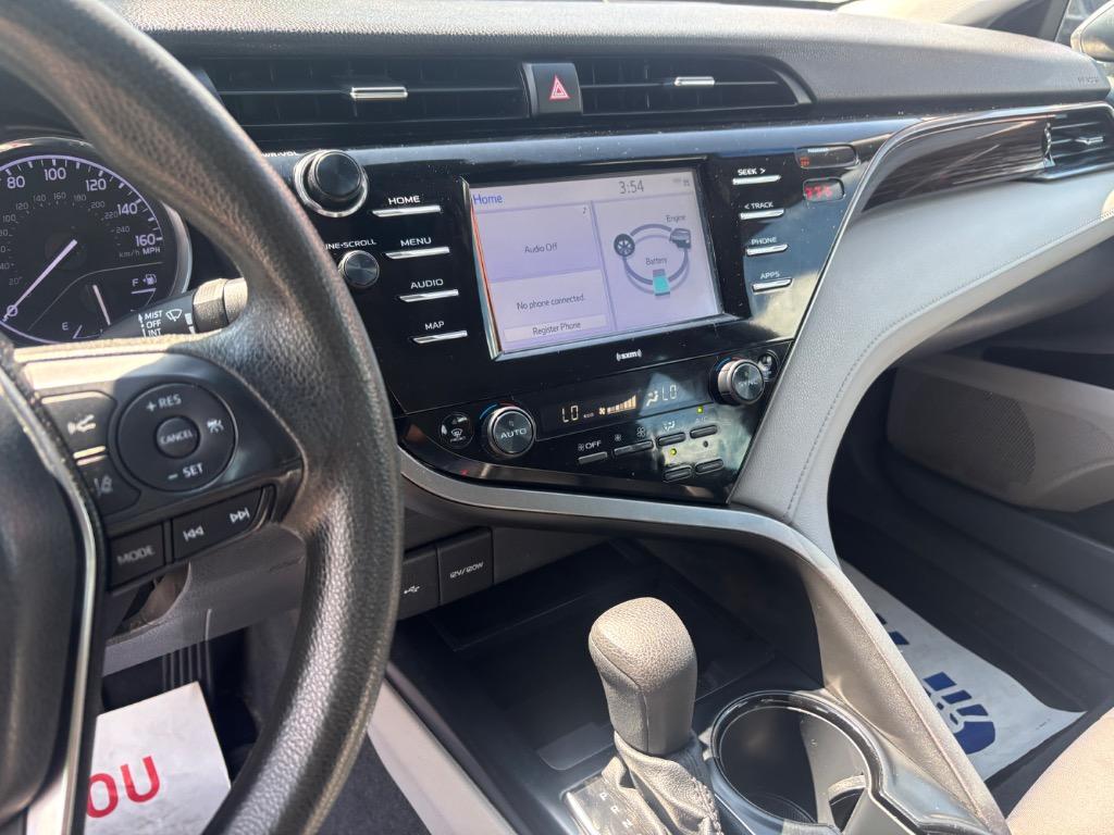 2020 Toyota Camry Hybrid LE photo 14