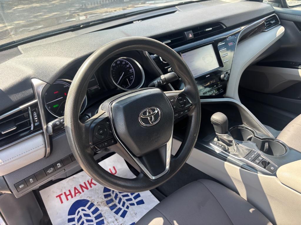 2020 Toyota Camry Hybrid LE photo 2