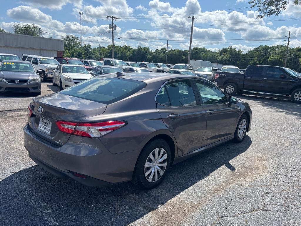 2020 Toyota Camry Hybrid LE photo 6