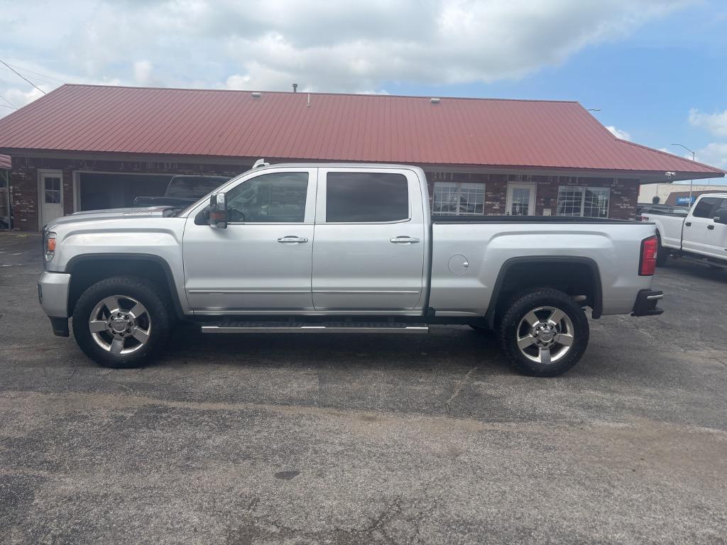 2017 Gmc Sierra 2500 Denali photo 2