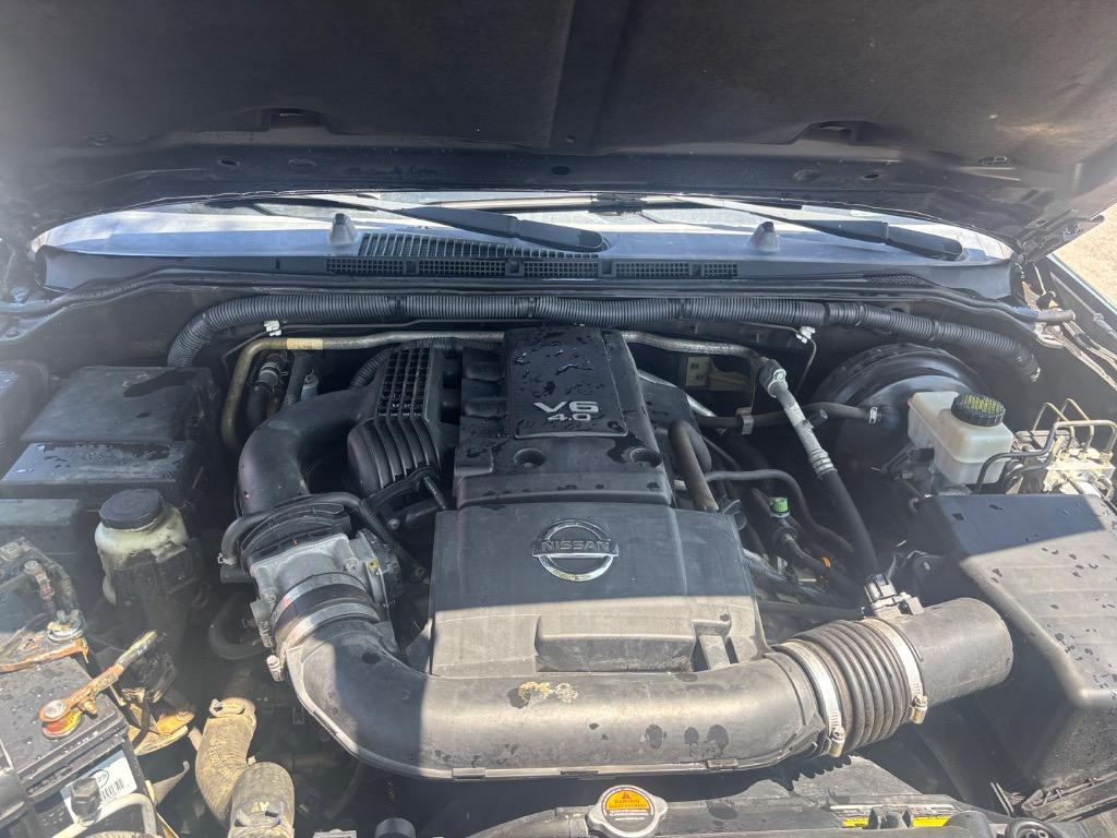 2012 Nissan Pathfinder S photo 9
