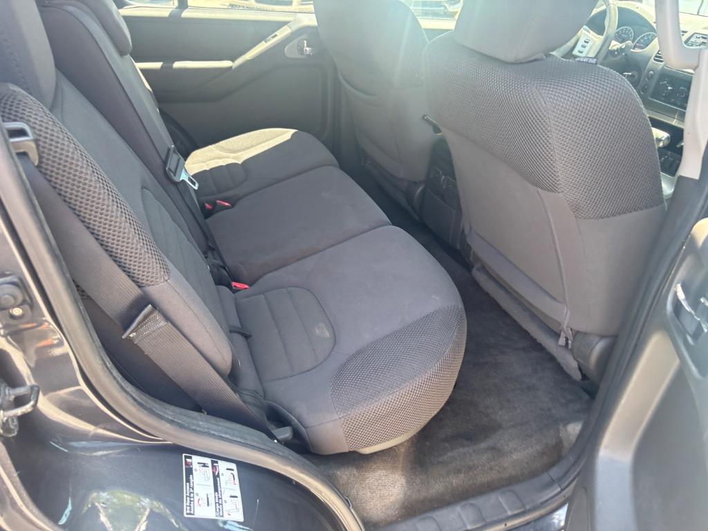2012 Nissan Pathfinder S photo 18