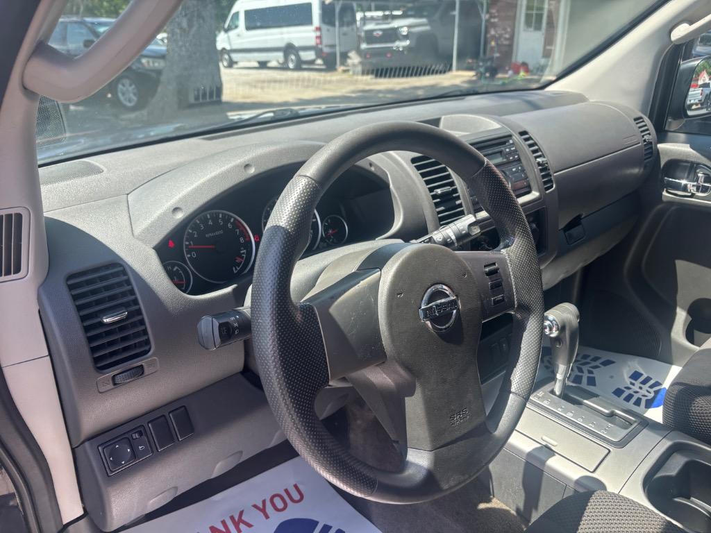 2012 Nissan Pathfinder S photo 12