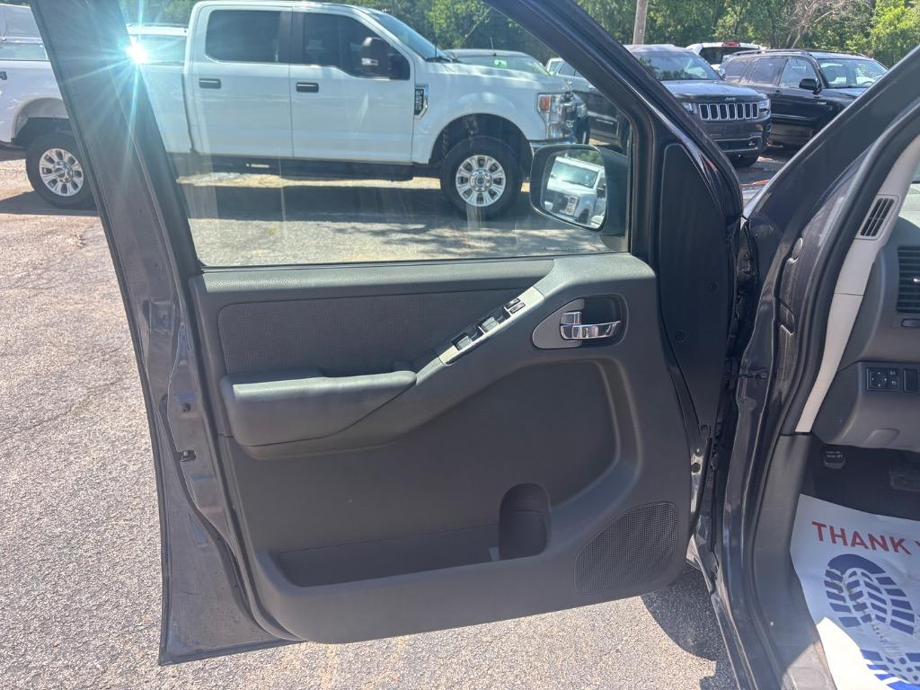 2012 Nissan Pathfinder S photo 10