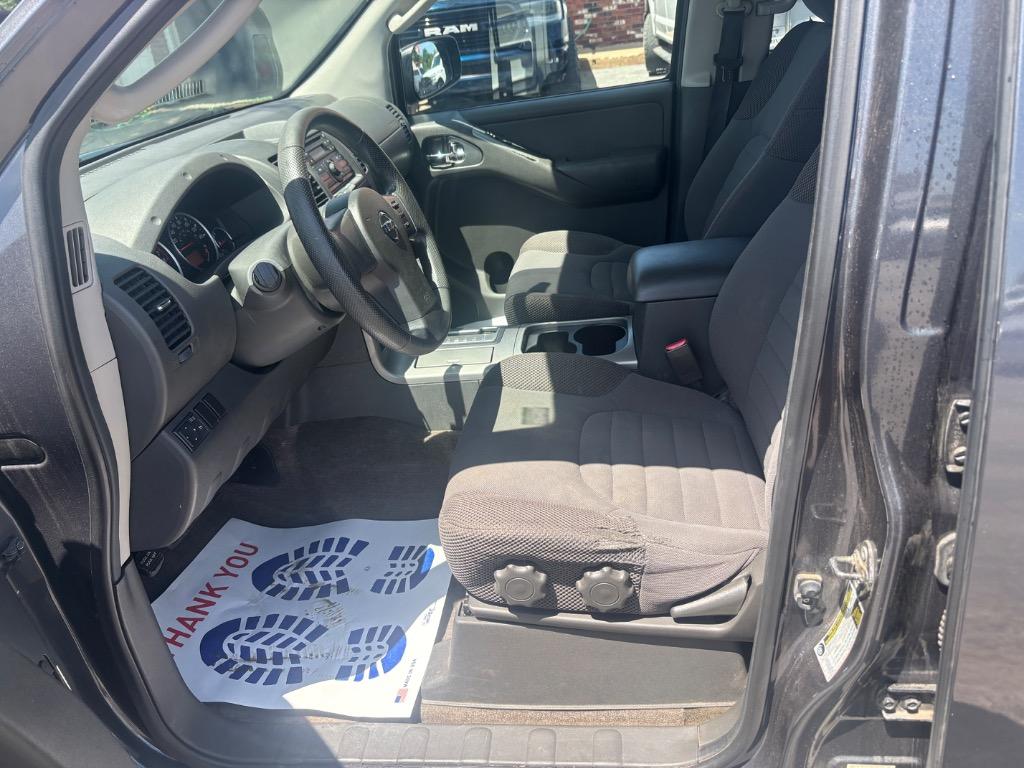 2012 Nissan Pathfinder S photo 11