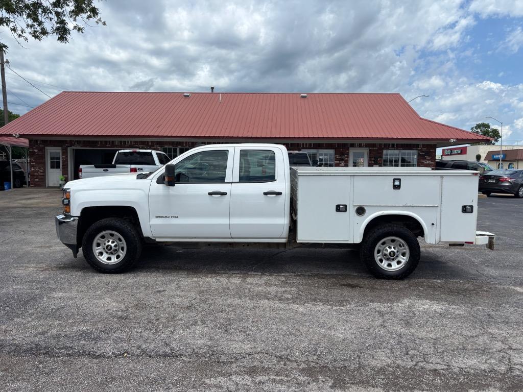 2018 Chevrolet Silverado 3500HD photo 2