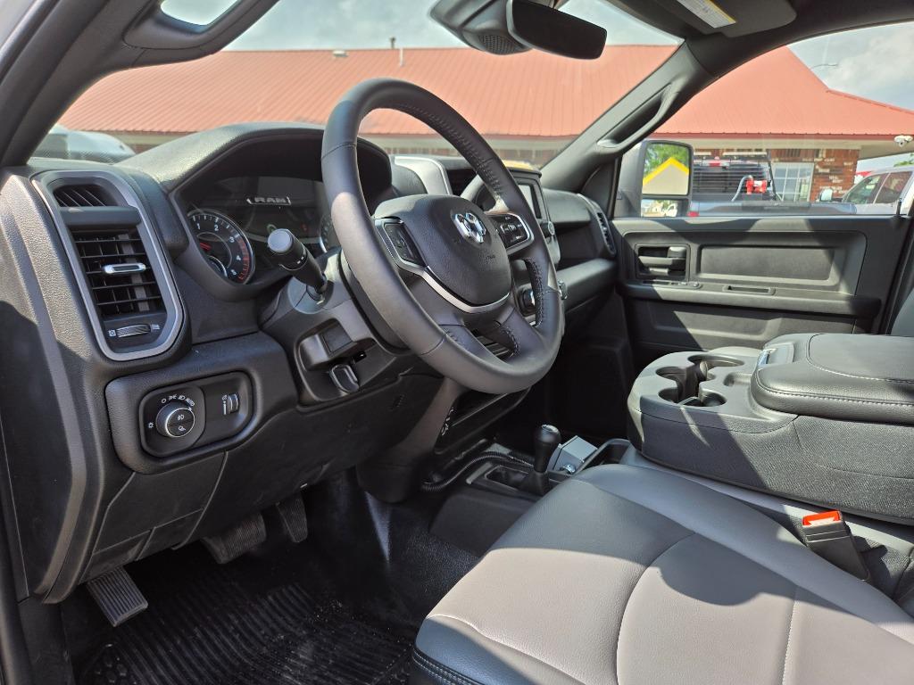 2024 Ram 3500 Tradesman photo 32