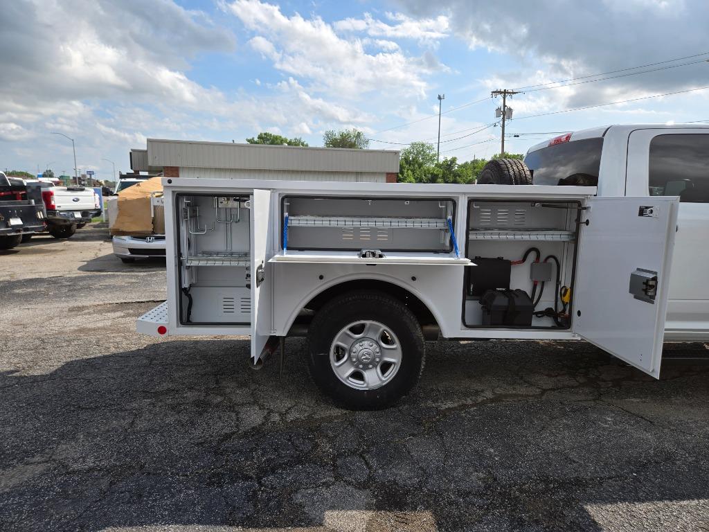 2024 Ram 3500 Tradesman photo 14