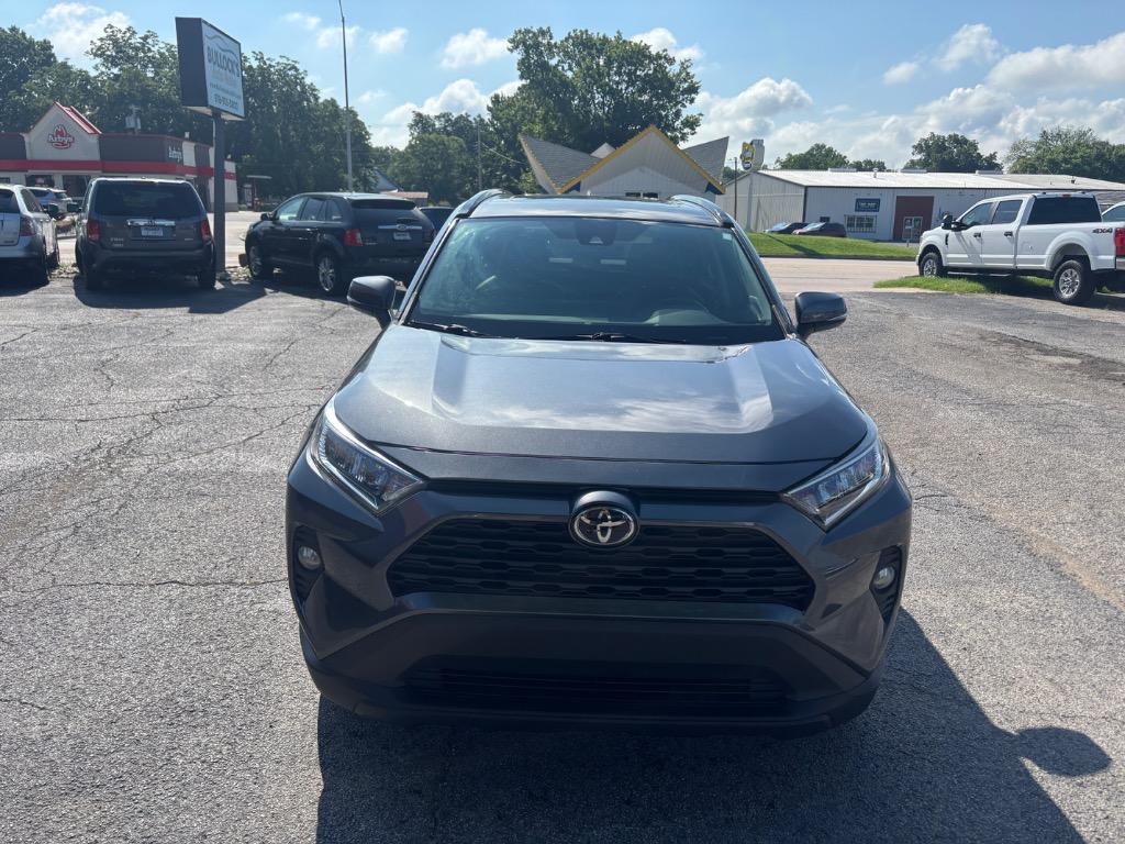 2019 Toyota RAV4 XLE Premium photo 9