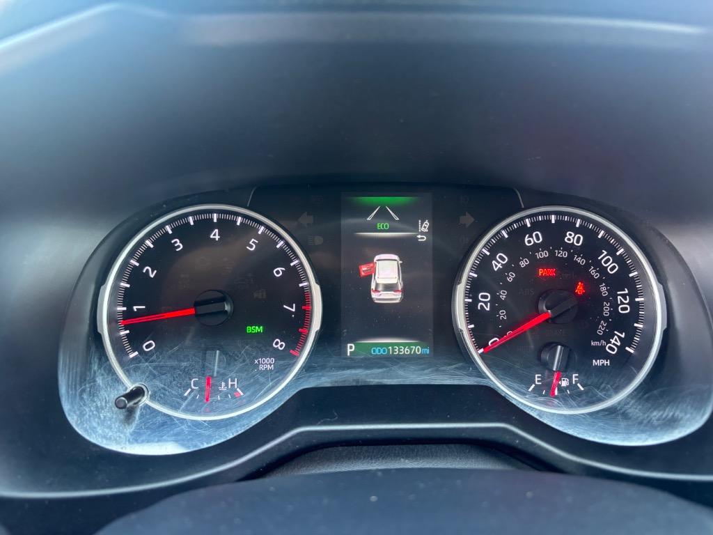 2019 Toyota RAV4 XLE Premium photo 13
