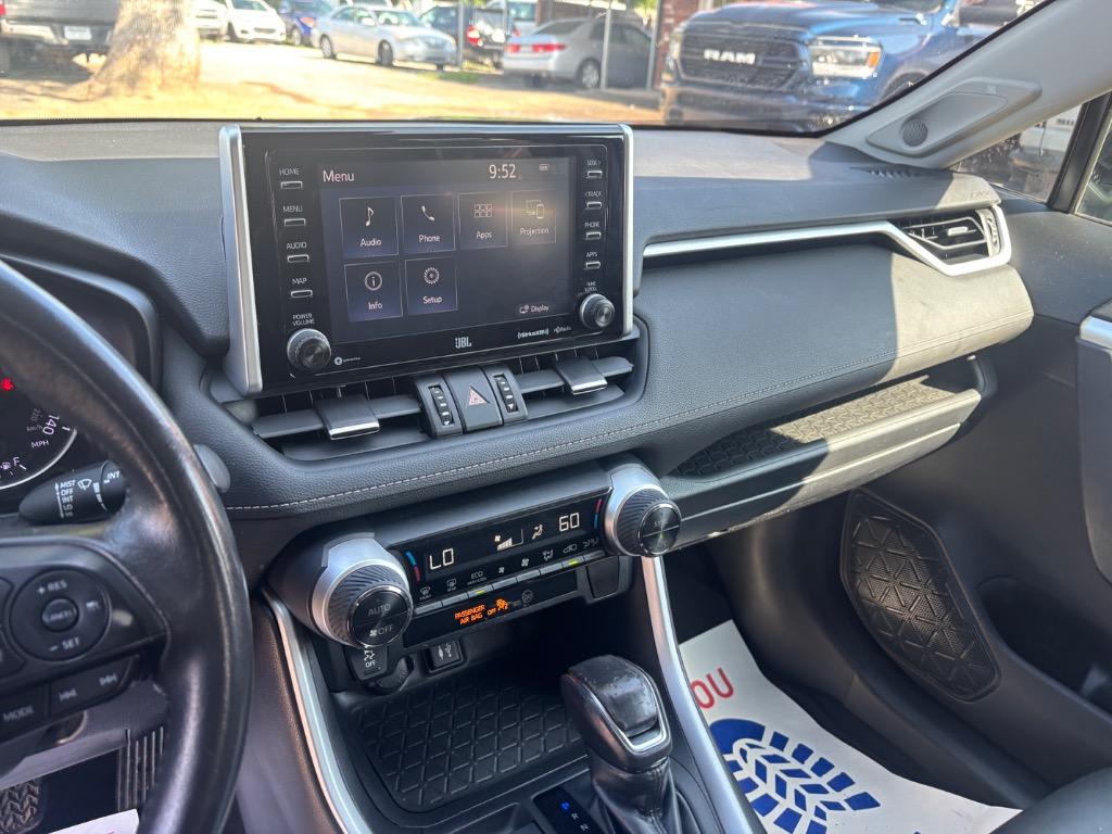 2019 Toyota RAV4 XLE Premium photo 14