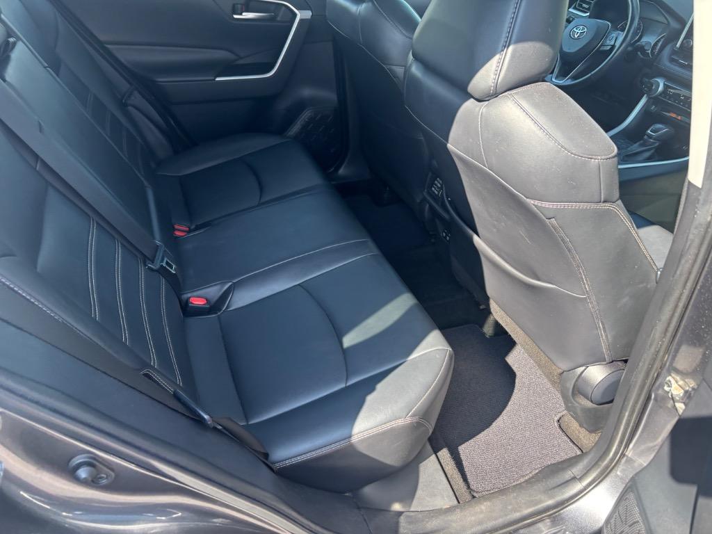 2019 Toyota RAV4 XLE Premium photo 19