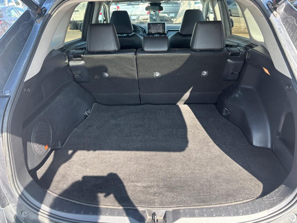 2019 Toyota RAV4 XLE Premium photo 17