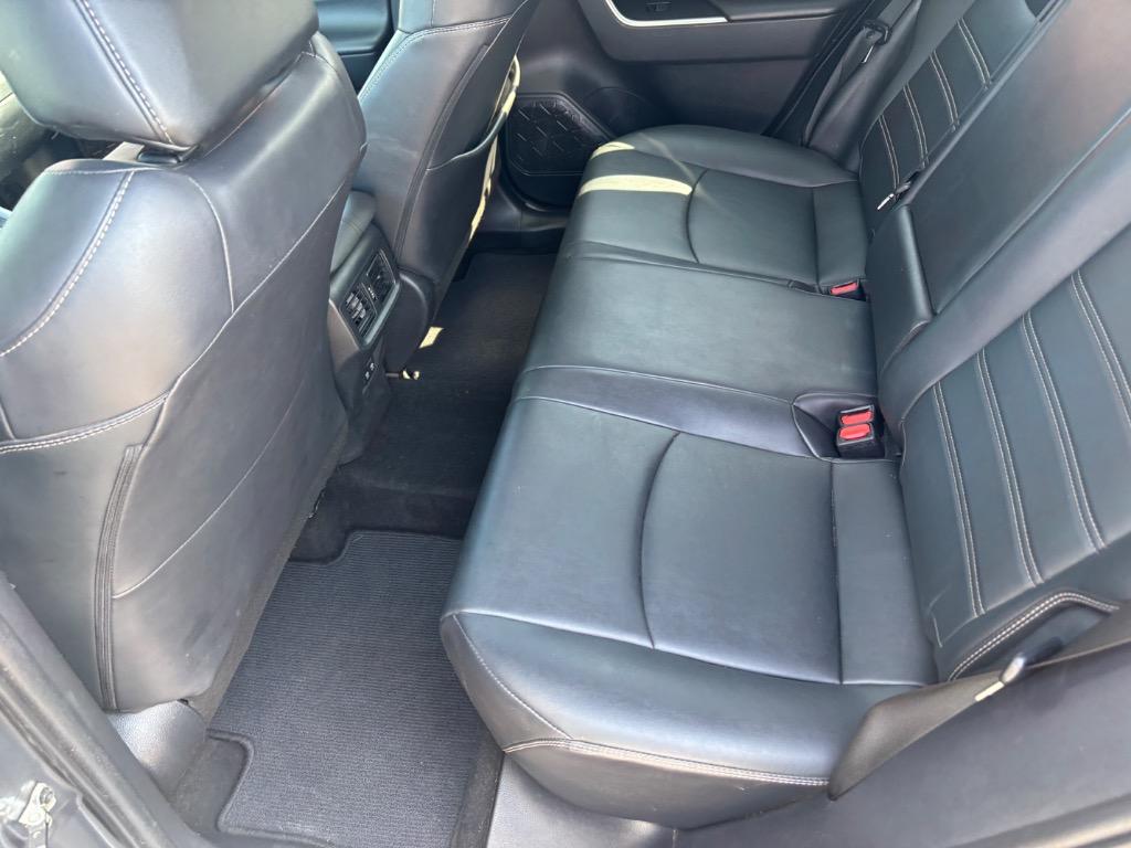 2019 Toyota RAV4 XLE Premium photo 16