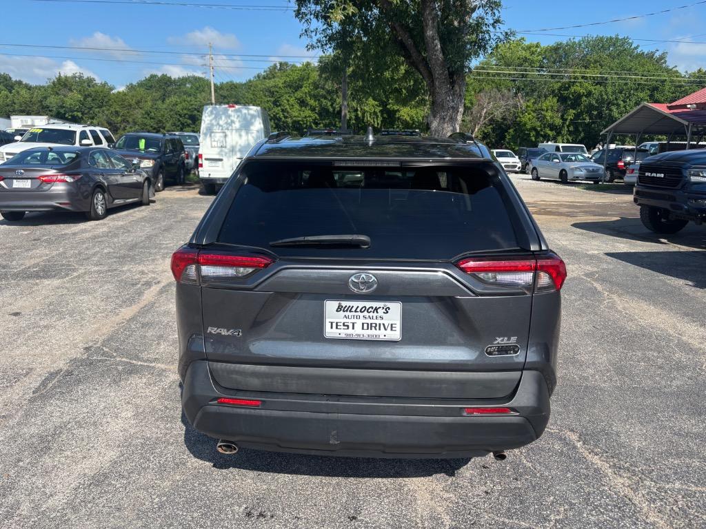 2019 Toyota RAV4 XLE Premium photo 5